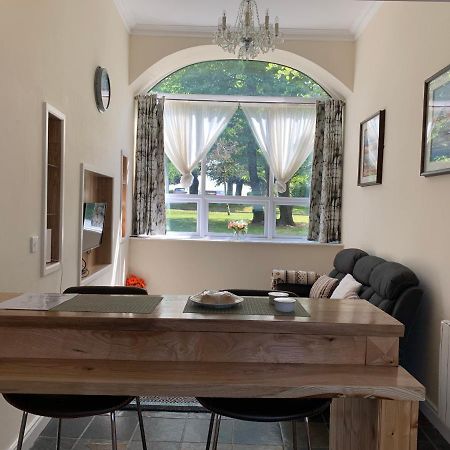 Cut Limestone Apartment Riverside Lodge คาร์โลว์ ภายนอก รูปภาพ
