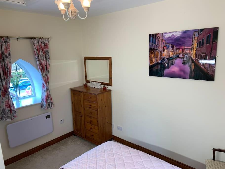 Cut Limestone Apartment Riverside Lodge คาร์โลว์ ภายนอก รูปภาพ